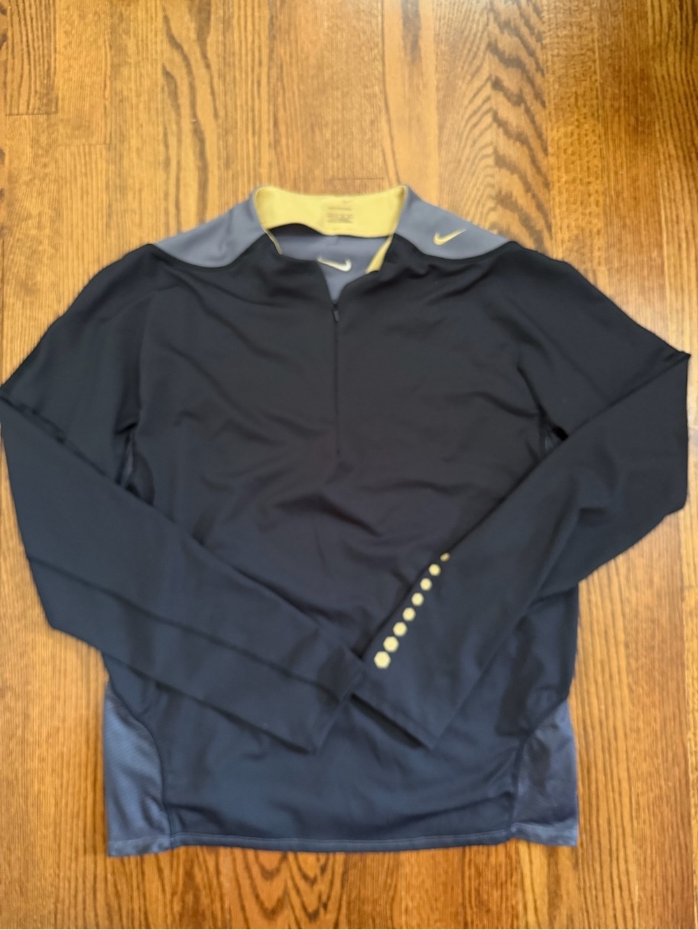 Nike Black Gold Golf 1/4 Zip Lightweight Size Youth XL